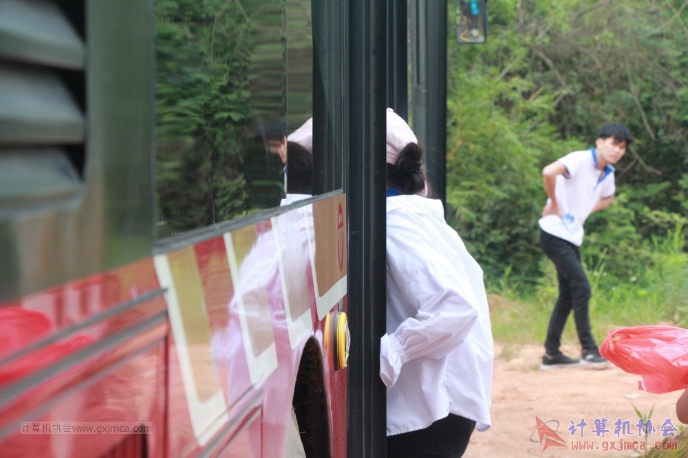 180512xhcy845.JPG