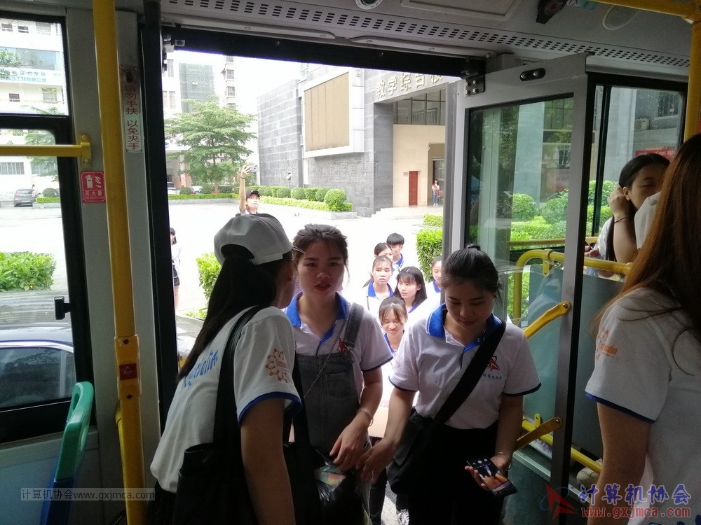 180512xhcy170.jpg