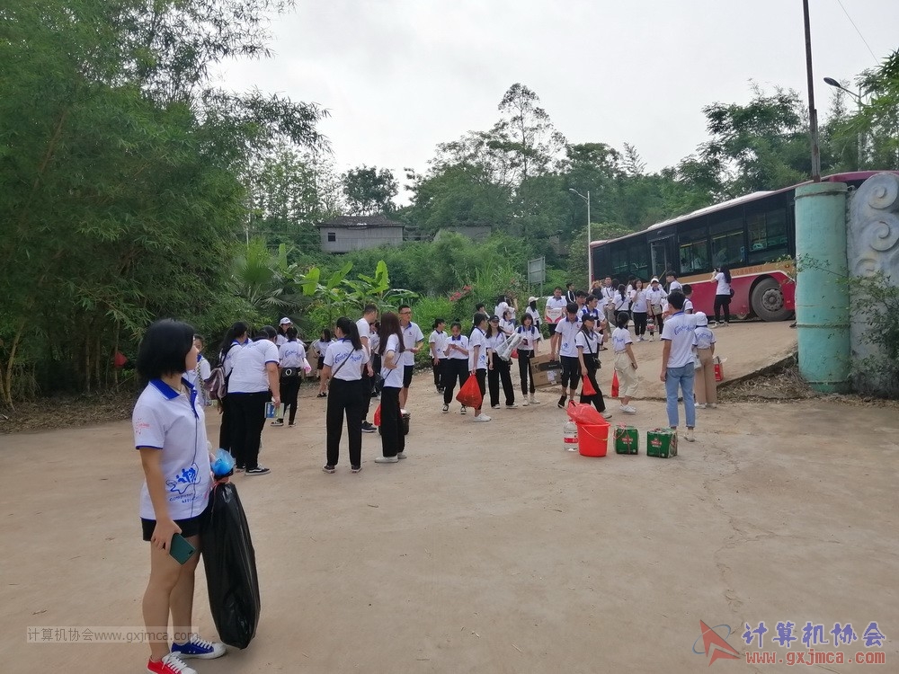 180512xhcy182.jpg