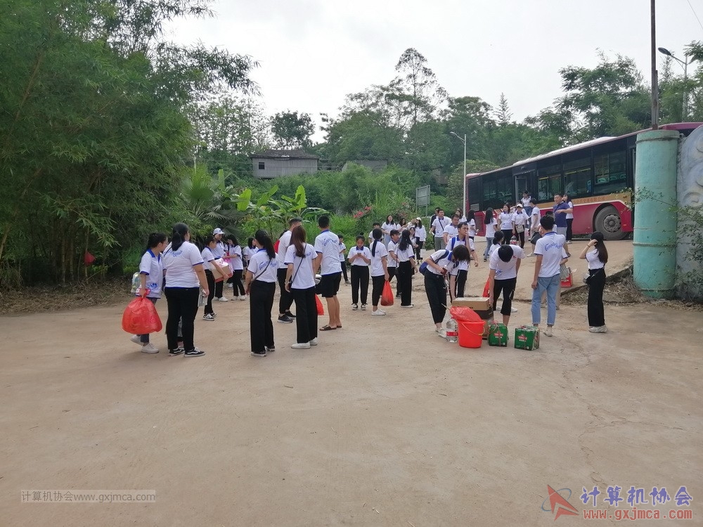 180512xhcy183.jpg