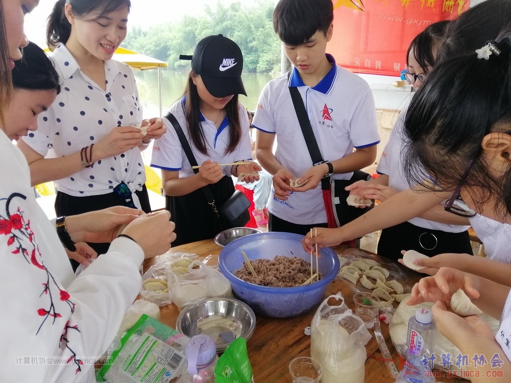 180512xhcy214.jpg