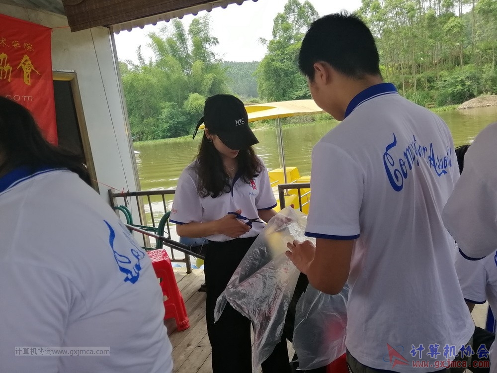 180512xhcy229.jpg