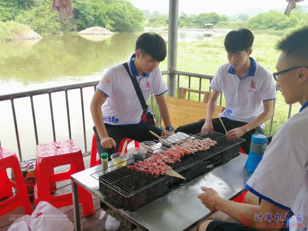 180512xhcy233.jpg