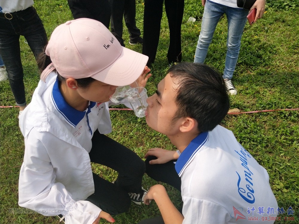180512xhcy244.jpg