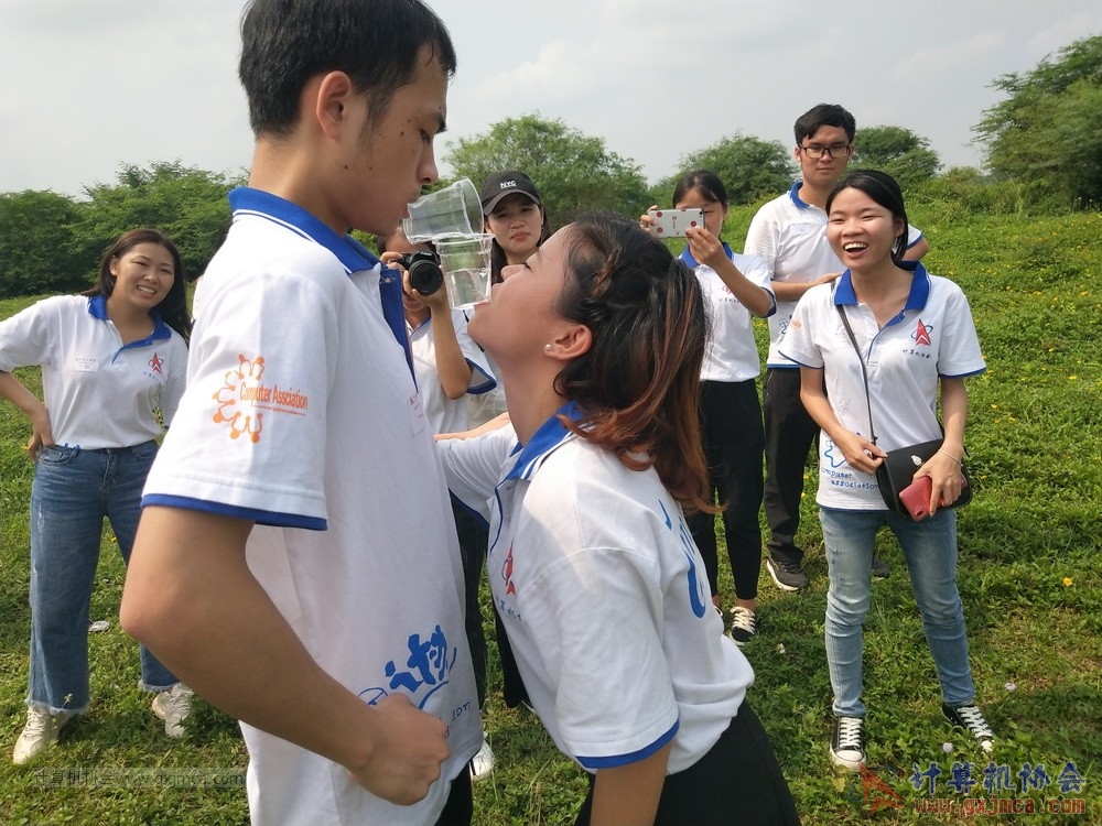 180512xhcy245.jpg
