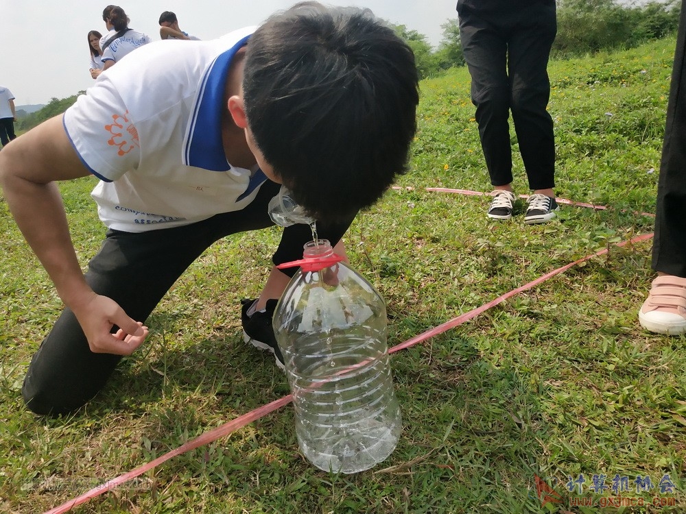 180512xhcy247.jpg