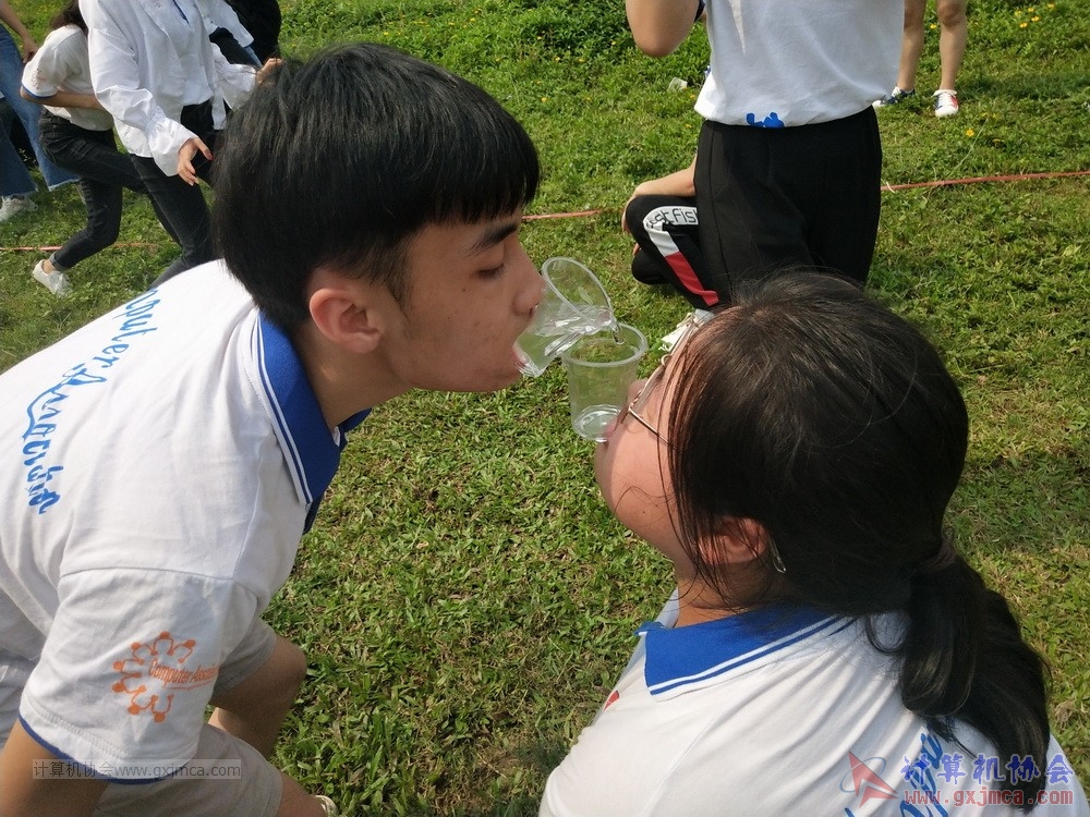 180512xhcy250.jpg