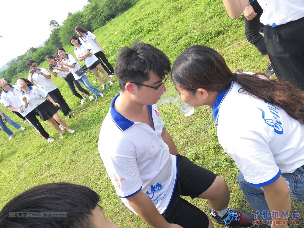 180512xhcy255.jpg