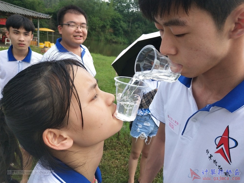 180512xhcy266.jpg