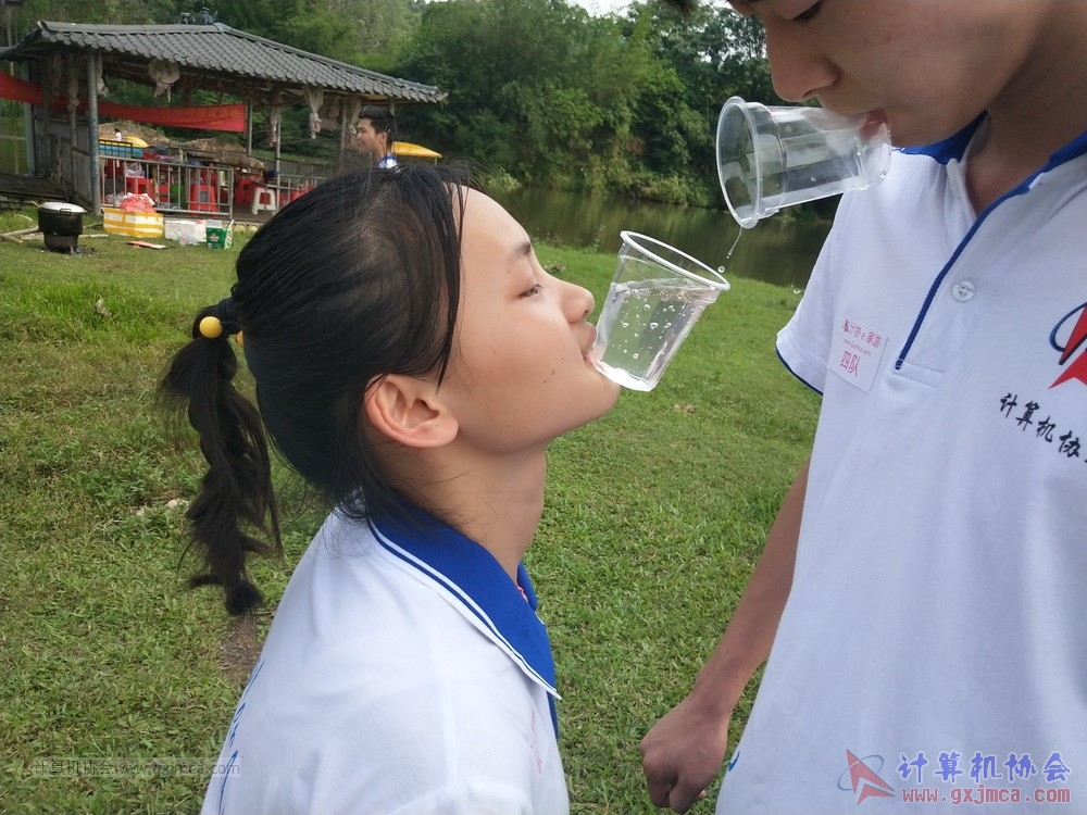 180512xhcy277.jpg
