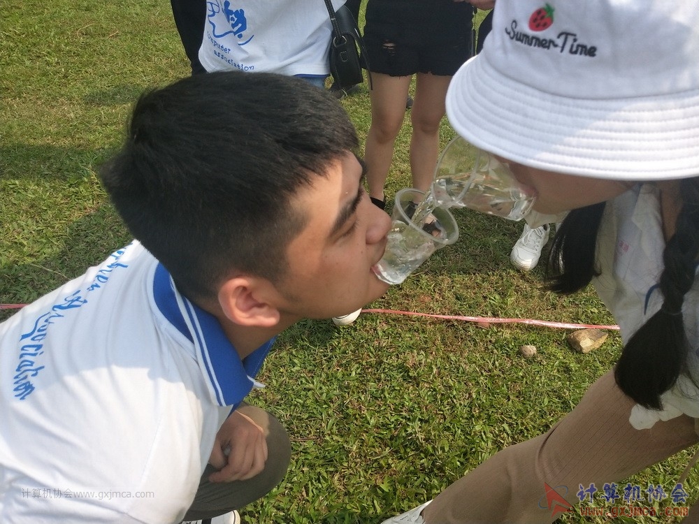 180512xhcy281.jpg
