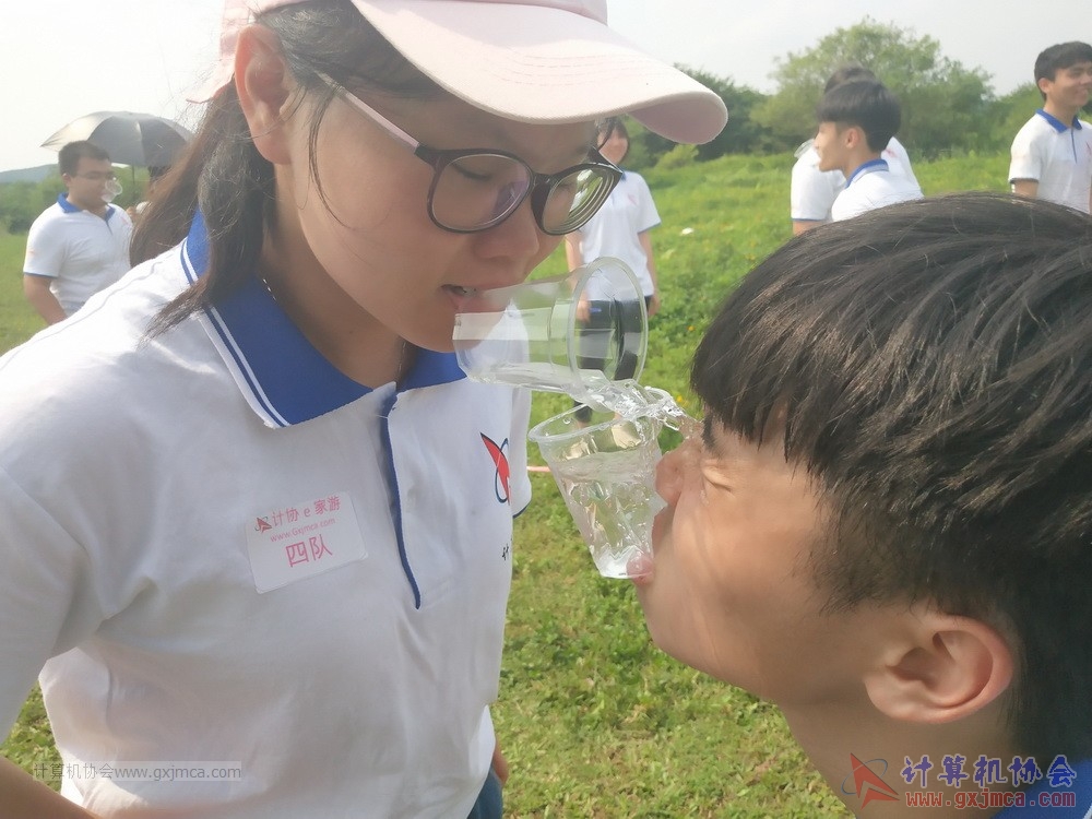 180512xhcy284.jpg