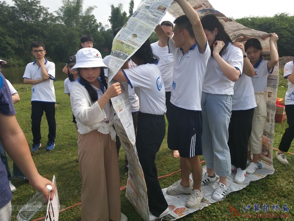 180512xhcy297.jpg