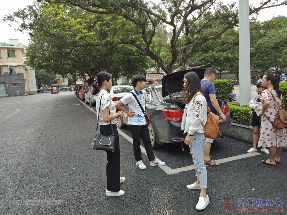 180512xhcy329.jpg