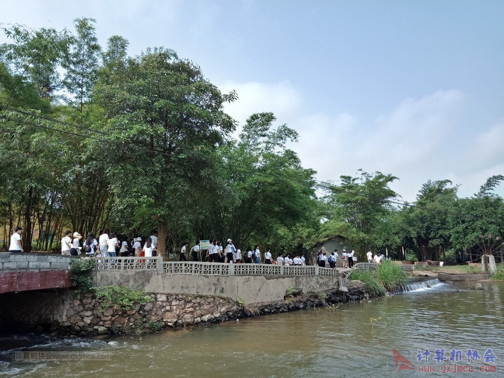 180512xhcy333.jpg