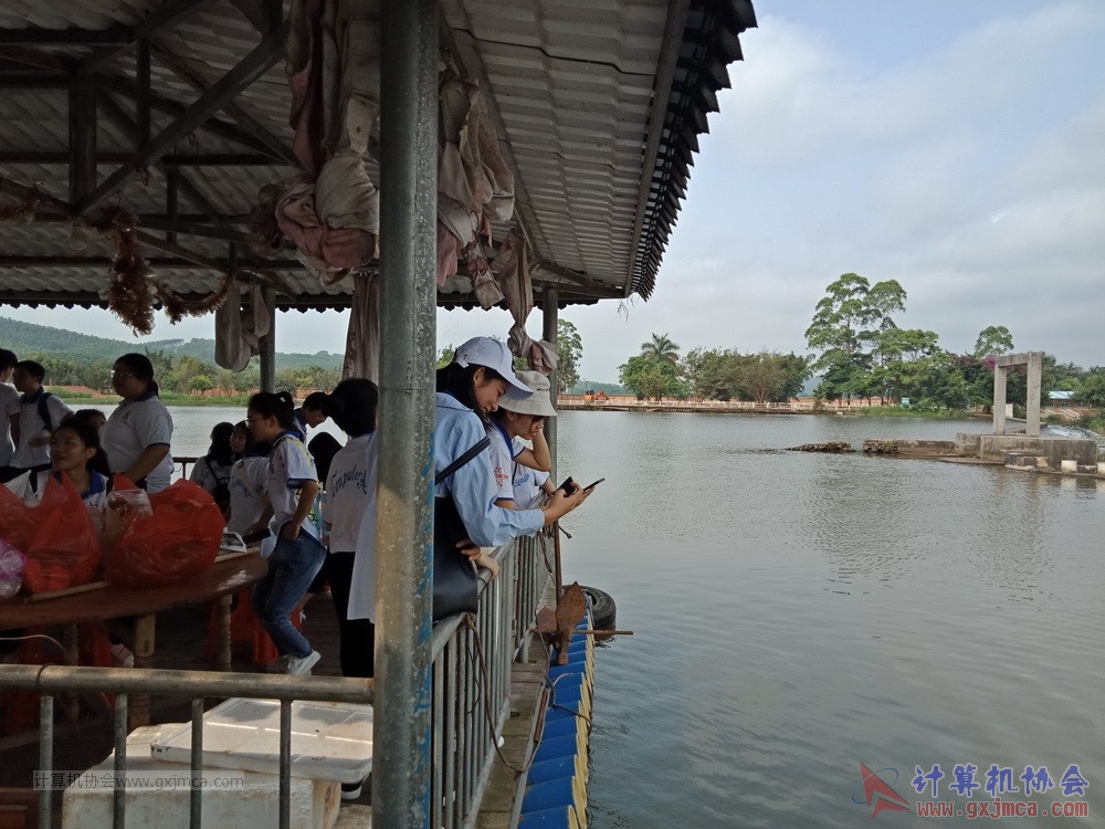 180512xhcy337.jpg