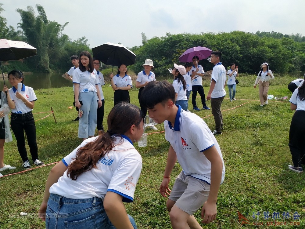 180512xhcy355.jpg