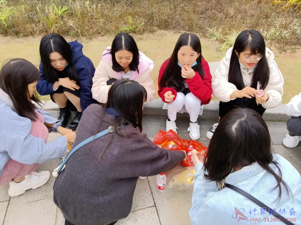 201226nnbwg150.jpg