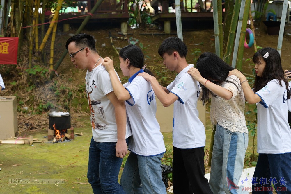 210530fhg125.JPG