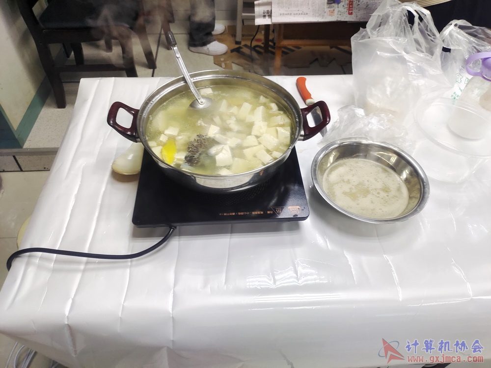 230512CA18znqcbh032.jpg