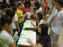 2007-10-08协会面向2007级新生进行摆台招新（02）
