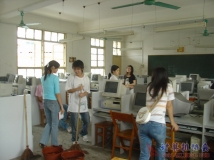 2007-03-30协会成员学雷锋劳动现场(02)
