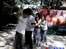 2006-05-14协会委员会全体成员与指导老师大王滩户外联谊活动\陈家波相机(02)