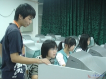 2007-04-12协会开展《网页制作入门》会员培训活动