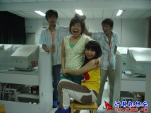 2006-04-10协会成员机房采青（02）