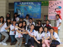 20140328协会开展学雷锋进社区免费修电脑活动（大相机）