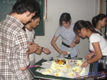 20130612协会庆七届会长生日及成员共度端午节(07)