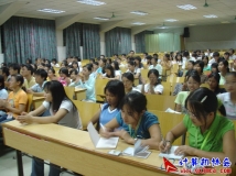2006-11-01协会召开2006级全体会员大会（02）