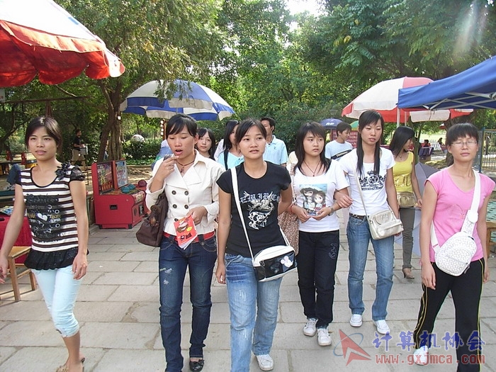 071029XCB252.jpg