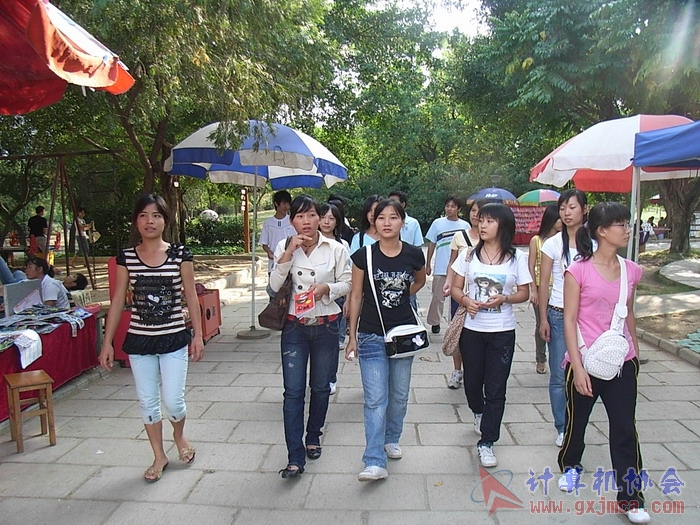 071029XCB251.jpg