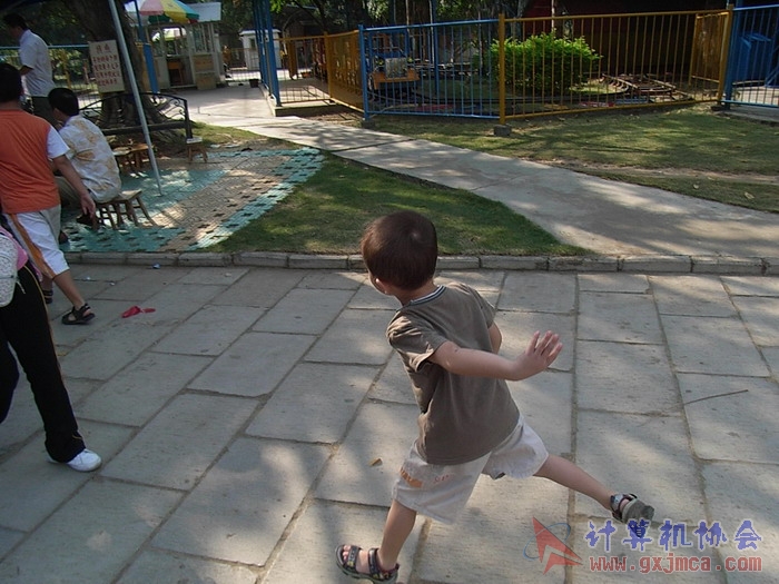071029XCB253.jpg