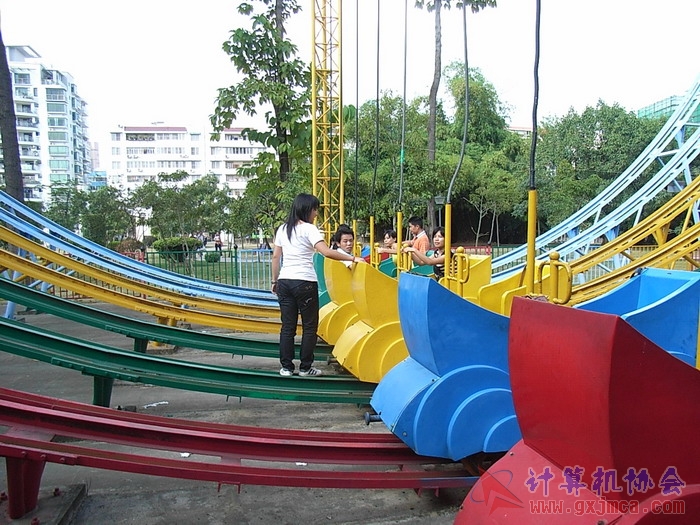 071029XCB256.jpg