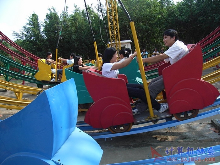 071029XCB260.jpg