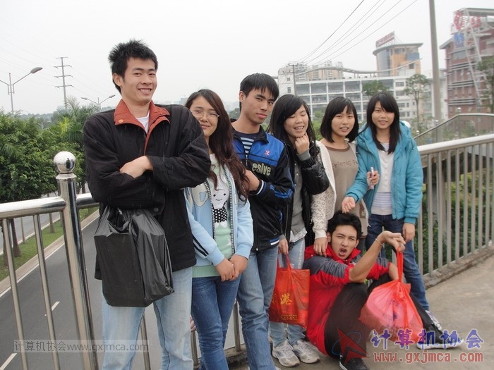 121202cagb100.JPG