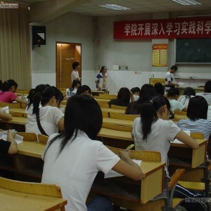09级预备干事进行五笔字根表默写考试
