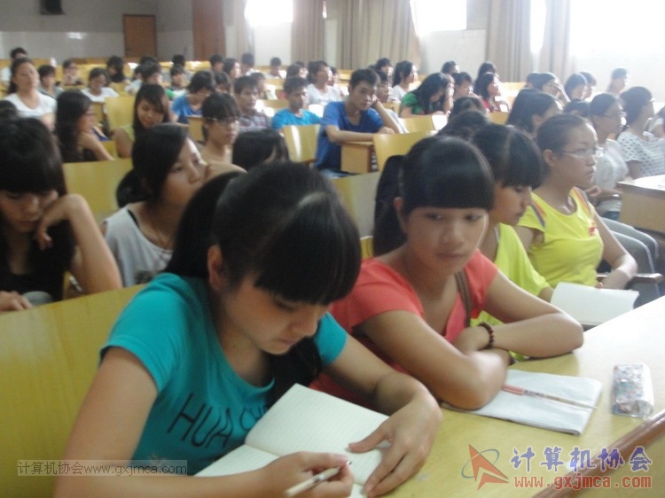 我协会召开2013级全体会员大会