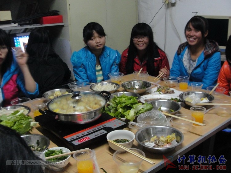 2013-2014第1学期组策部组织成员聚餐联谊活动