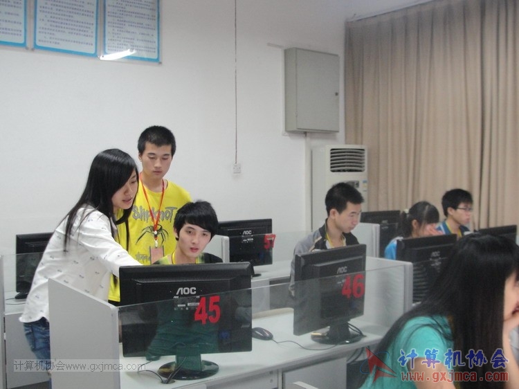2013-2014第2学期协会开展《协会网站个空间装扮》内部培训活动