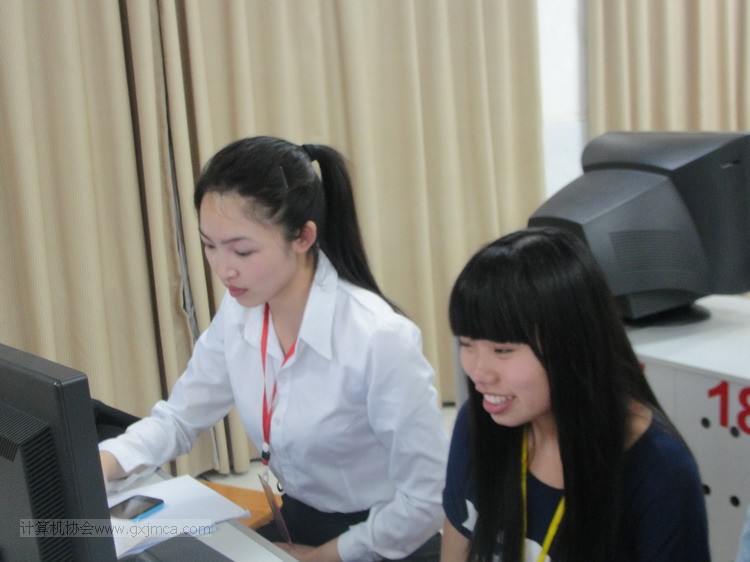 协会开展《公关礼仪及社交》内部培训活动（2013—2014第2学期）