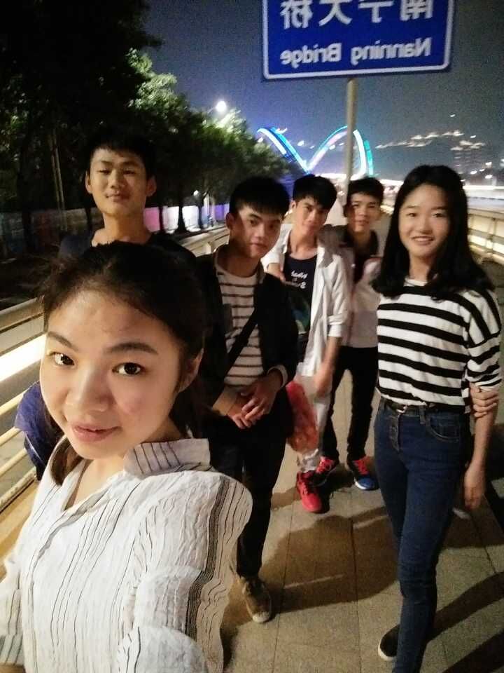 外联文艺部南宁大桥看夜景话聊休闲促友谊部门活动精彩不断