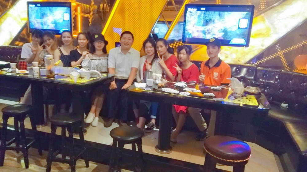 协会宣传部歌迷时代（金湖店）欢乐开展K歌联谊活动（2017-2018第二学期）