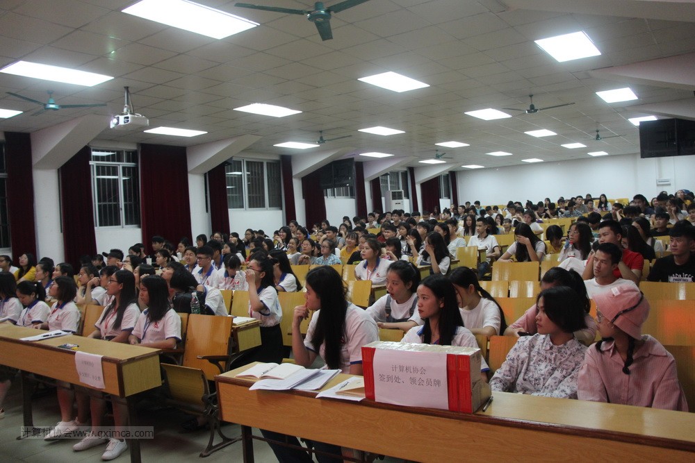 协会隆重召开2018新成员大会（2018-2019第1学期）