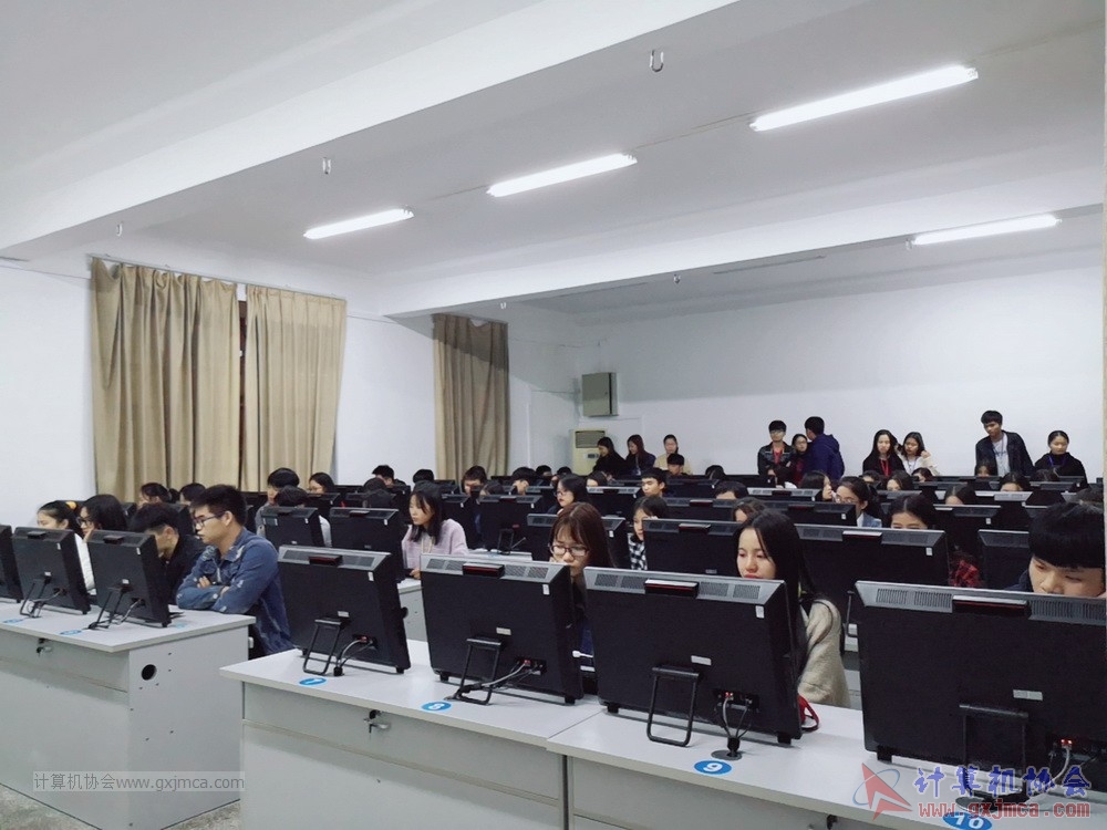 协会顺利开展《PS图像处理之照片合成》培训活动（2018-2019第一学期）