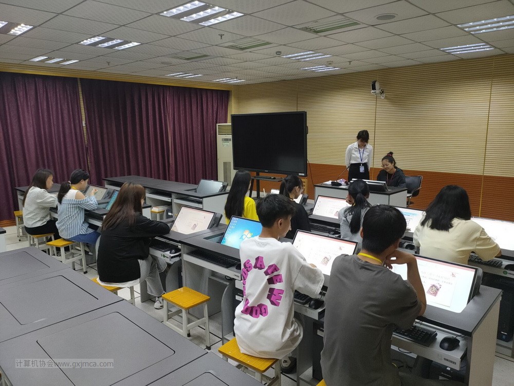协会《公关礼仪与社交》培训活动如期举行