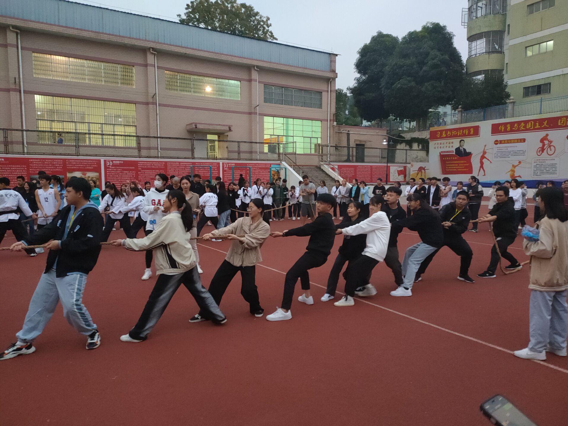 协会参加第十四届社团活动月拔河比赛（2021-2022第一学期）