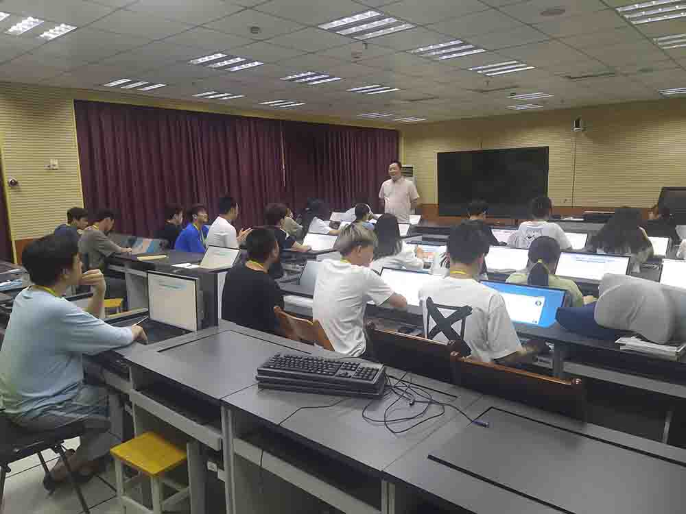 协会召开21级全体理事会例会（2021-2022第二学期)